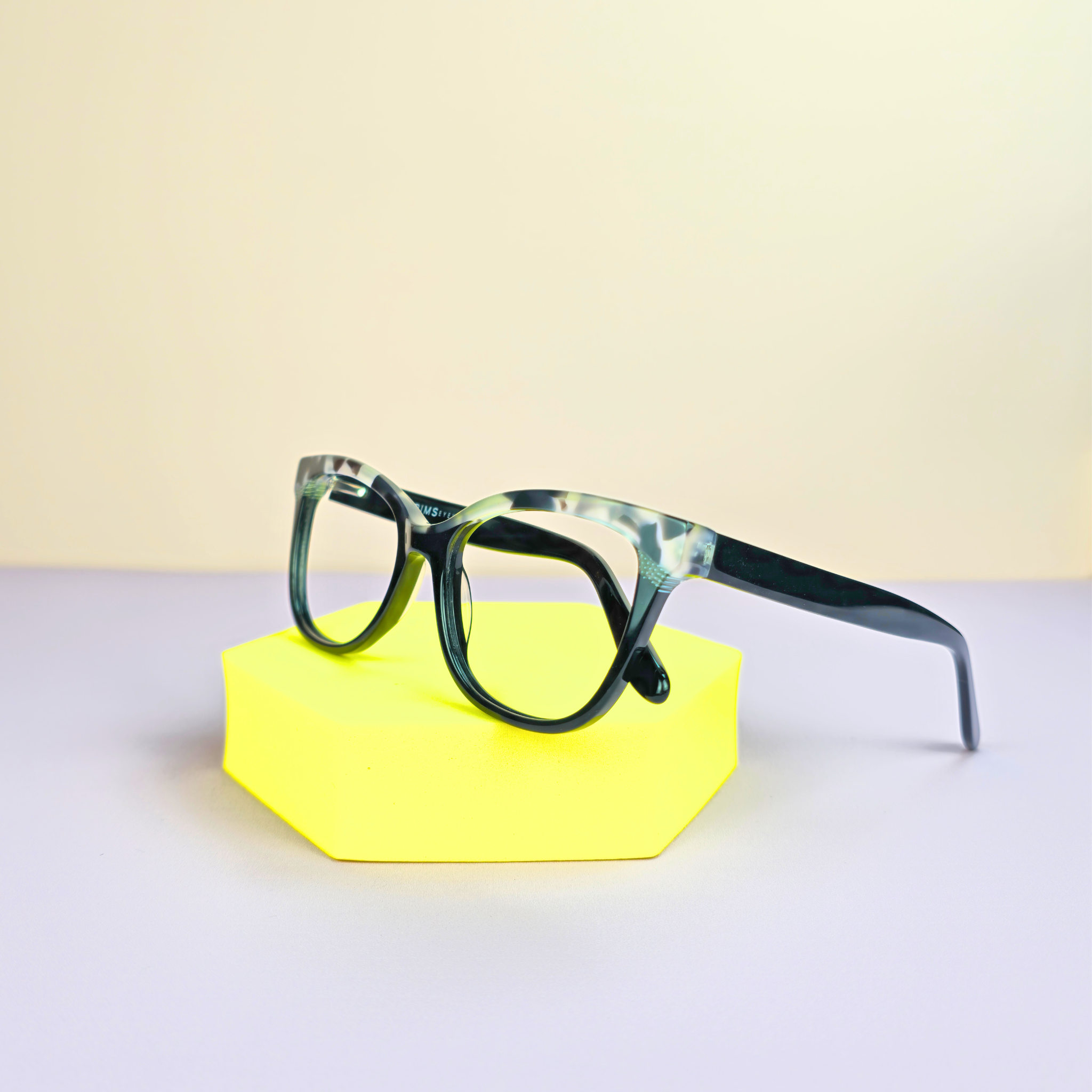 PRIMS Eyewear | ELORA- Montura en Acetato Semi Eye Cat con Anti-Blue Light